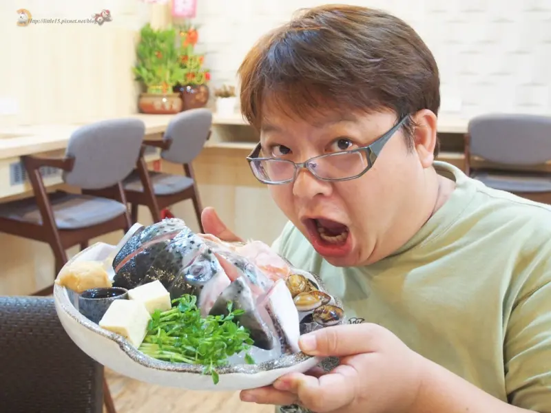 台中南屯區 海撈食堂 2017年11月開幕 生食級等級的超鮮鮭魚頭 3Y2M25D