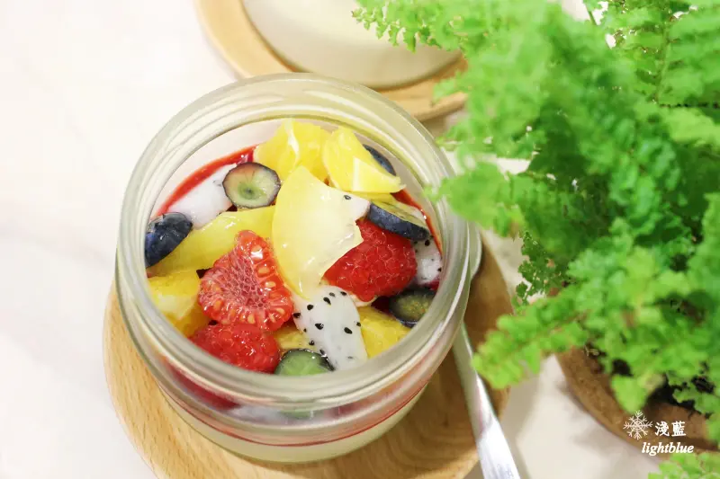 [ 民生社區美食 ] 淺藍 × Kremz cafe～每日現做八種口味布蕾，免費wifi插座不限時甜點店