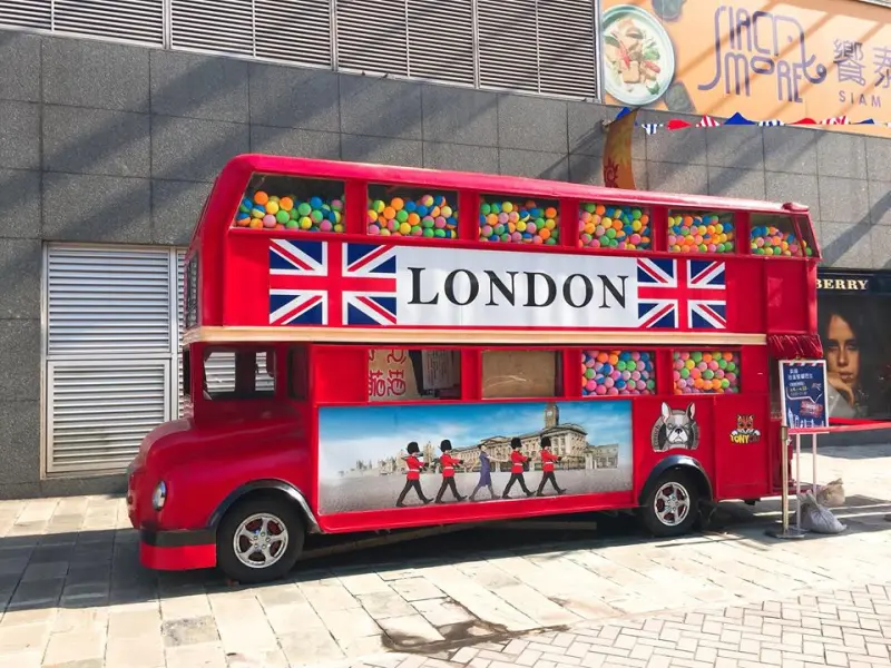 「雙層扭蛋巴士」100元抽英國來回機票.最新獎品.營業時間怎麼玩相關資訊整理懶人包(不斷更新)--踢小米食記
