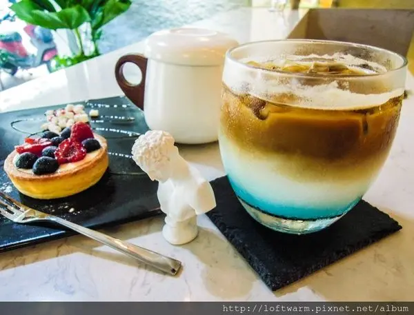 桃園中壢清水模咖啡館推薦 流石咖啡 Café Sasuga 白天咖啡館 夜間小酒吧 令人放鬆的舒適環境~