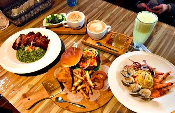 苗栗縣公館[Mumu悠然時光]公館國小附近 融合中西懷舊元素之復古風餐廳~ 餐點選擇多元~ 義大利麵 燉飯 披薩 漢堡簡餐都有~ 好吃空間大又停車方便 2020食記