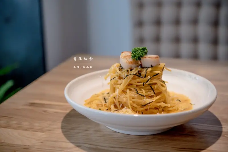 咖啡食記｜青沐初食｜清新的用餐環境綠意盎然｜10月新開幕期間限定85折優惠｜台北巷弄美食推薦