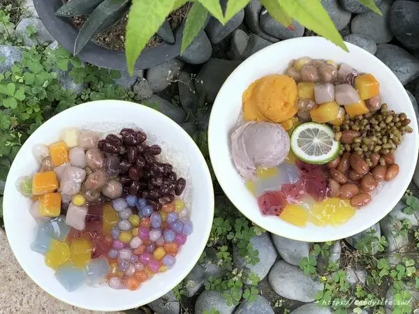 台中美食│地芋添糖&包心粉圓專賣〃一中益民商圈必吃冰品！現蒸粉粿、釜蒸芋圓、手作包心粉圓～        
      