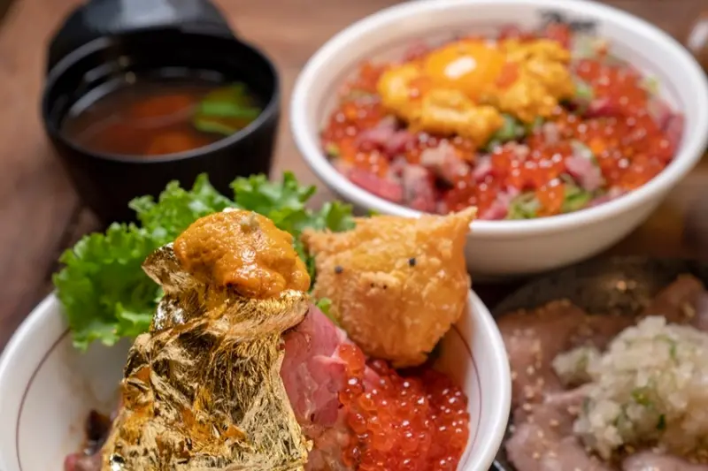 台北美食 Power Beef｜捷運忠孝新生浮誇土豪丼飯，鮮嫩熟成牛超過癮 · 算命的說我很愛吃