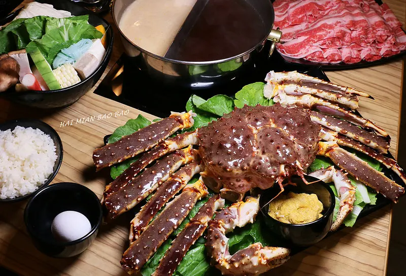 板橋火鍋/板橋美食『金鍋盃(板橋加盟店)』活鱈場蟹+20雪花牛/青菜無限續/飲料喝到飽/完整菜單/大盤肉/痛風鍋/日本和牛(捷運板橋站)