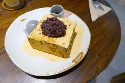 【咖啡甜點】奇維奇娃 Cheevit Cheeva , 來自泰國清邁的冰品甜點店 , 國父紀念館捷運站純白半開放式療癒系人氣咖啡廳