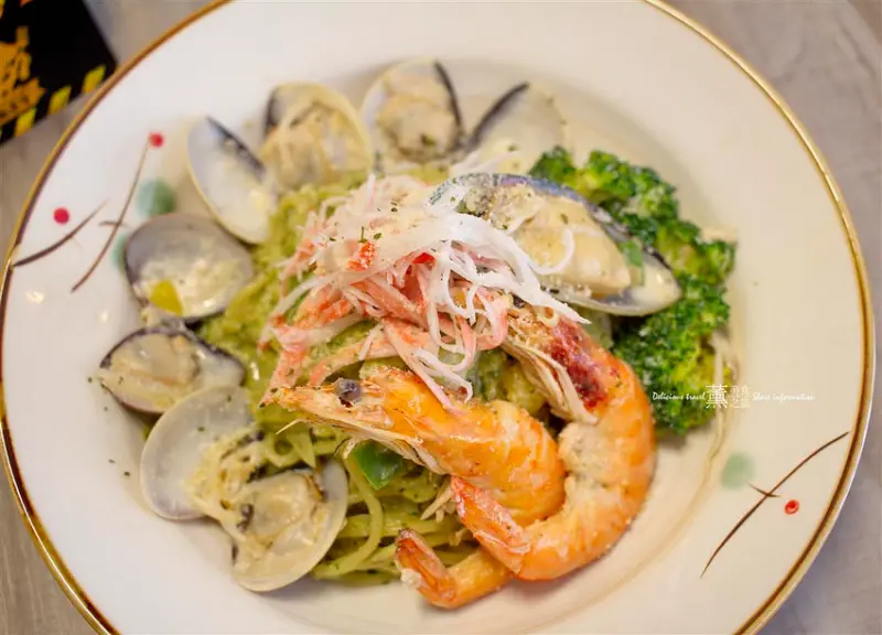 「台中西區美食」猴子披薩 Monkey Pizza Official 向上店-台中IKEA 義式餐廳，披薩好吃餅皮帶勁涮嘴，義大利麵Q脆爽口份量超多