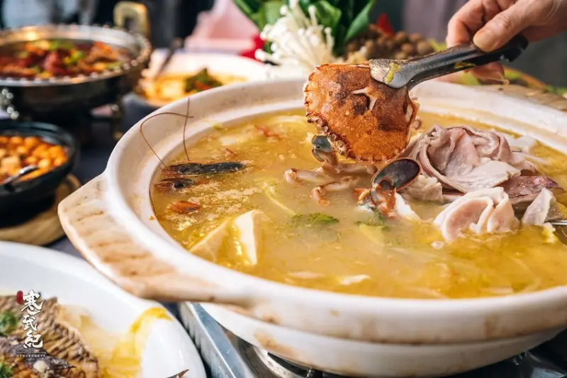 【中肯‧食記】明上園 川湘料理餐廳．桃園蘆竹｜台茂百貨旁．酸湯魚火鍋．川湘料理合菜．桃園聚餐推薦．獨立停車場！