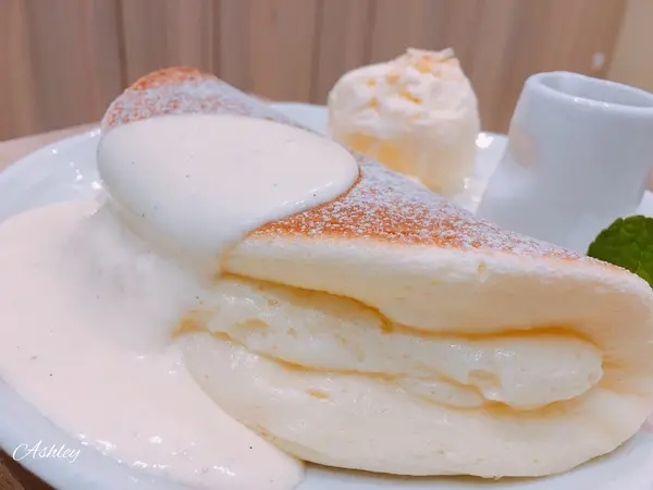woosaパンケーキ 屋莎鬆餅屋(京站)|捷運台北車站・京站廣場・終於來台北設點的超夯雲の鬆餅！嚴選日本食材・濃郁嫩口・超好吃！