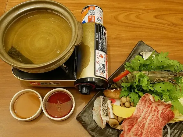 映墨日式懷石料理-台中朝馬頂級日式料理  商業午餐比較划算  一次品嘗日式鍋物和握壽司  愛評體驗券