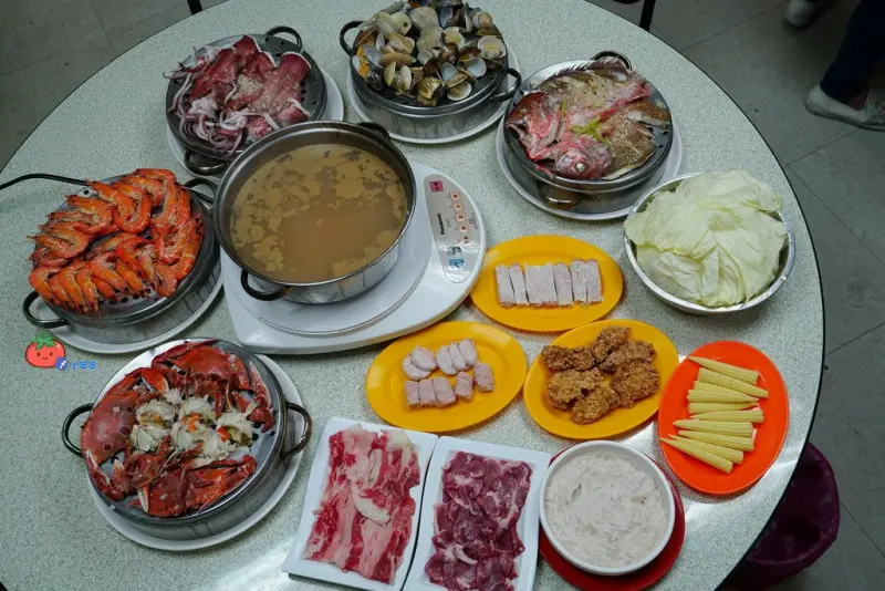 【新莊海鮮火鍋】二月牌沙茶爐 自助式火鍋 溫體豬！現蒸的鮮甜美味 多人聚餐 新莊中華店