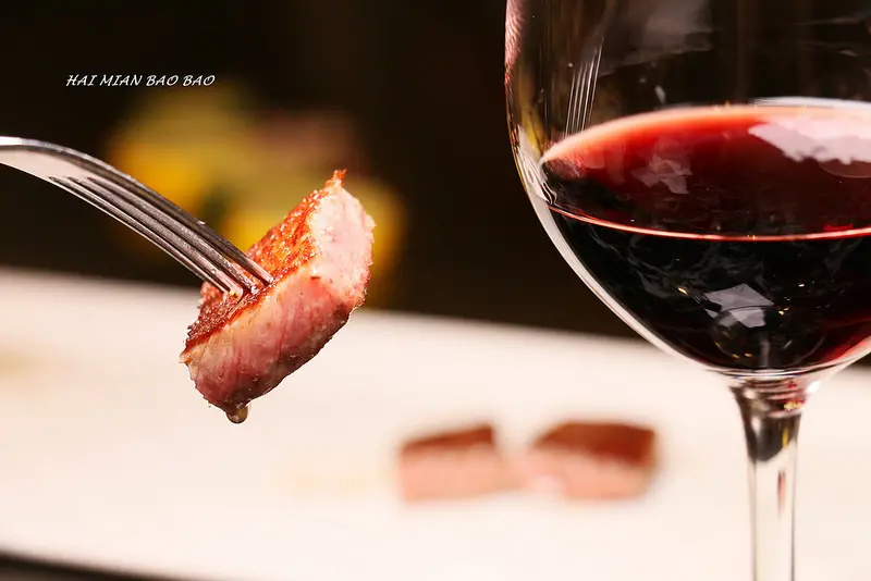 『夏慕尼鐵板燒12週年慶』688元就能品嘗夢幻級日本A5和牛！東區美食，約會餐廳推薦，壽星慶生8折再送蛋糕！含菜單價位(捷運國父紀念館站)