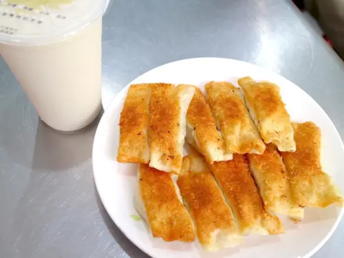 幸福鍋貼：從國中吃到現在的幸福味道，懷念的銅板價早餐 - 進食的巨鼠