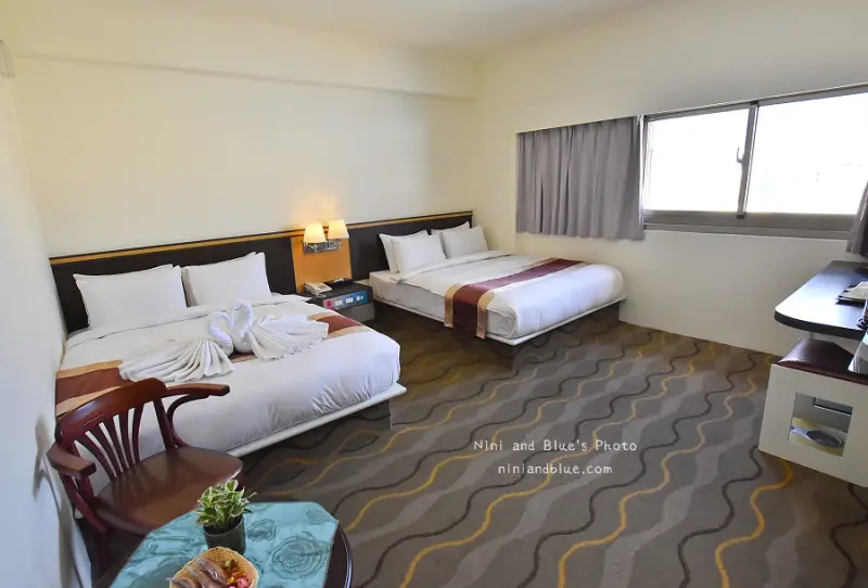  豐谷大飯店 近澎湖市區中正路，步行逛馬公中心免租車 - Nini and Blue 玩樂食記