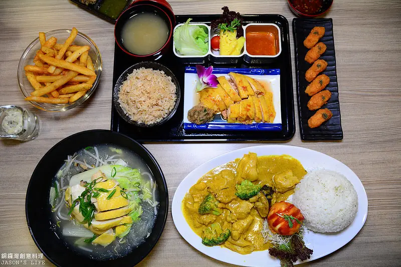 【台中│美食】新開幕，香港人來台創店，改良式海南雞飯以及充滿南洋香料的咖哩飯。銅鑼灣創意料理
