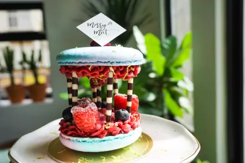 【高雄 Merry meet 好聚。今年冬天最夢幻甜點／覓食廚房新品牌／法式甜點】鹽埕區