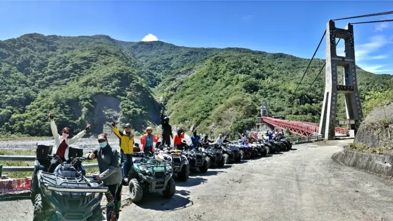 ★屏東深度旅遊★【老七佳石板屋部落/老七佳吊橋/溯溪/野菜】不一樣的沙灘車探遊秘境。