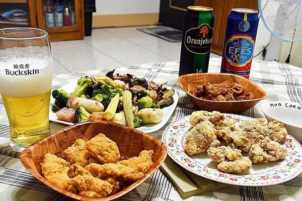 偉大的團購宅配美食桃城雞排鹽酥雞X美式薄皮雞腿塊，造就父母的歡樂宵夜時刻～宅配必買的氣炸鍋料理※嘉義美食宅配，在家就能輕鬆吃到宛如現炸的台式鹽酥雞！