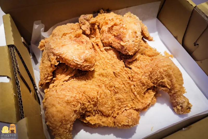 嘉義美食｜桃城雞排的美式炸雞炸全雞，多汁到直接爆流！雞肉超嫩超高CP絕對必吃！ - D&W-黑白雙搭-國內美食旅遊|情侶約會景點|生活3C開箱