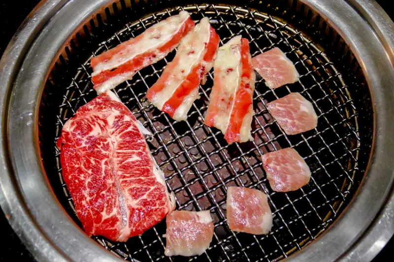 【中壢美食】狩也無煙燒肉☼天使紅蝦、prime等級牛肉吃到飽/中壢燒肉吃到飽/飲料冰品無限暢飲