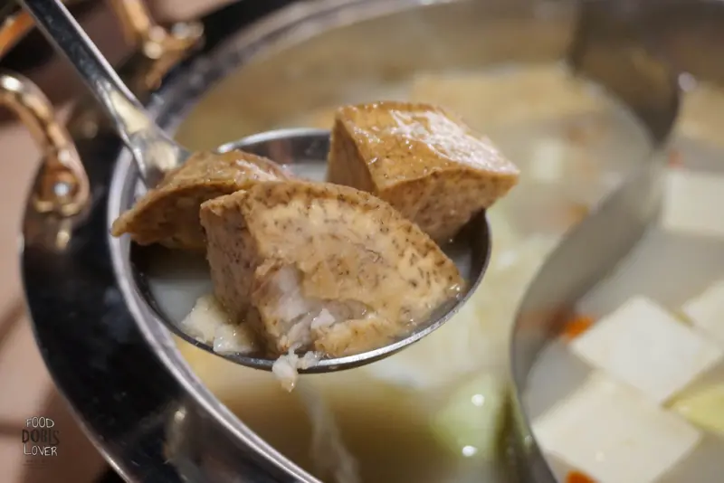 《食記》台北大安【女當家極緻鍋功夫麵】芋頭排骨鍋X芋頭控快插旗X自製川丸子X忠孝敦化捷運站