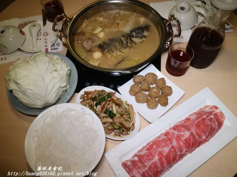 【台北大安區】東森新聞台"進擊的台灣"強力推薦『女當家極緻鍋．功夫麵』砂鍋魚頭鍋/東區216巷美食/捷運忠孝敦化