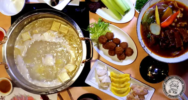 有著小當家好手藝般的女當家，不論是酸白菜鍋或是半筋半肉牛肉麵都很好吃．女當家極緻鍋功夫麵