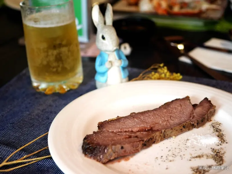 台中。美食│星饗道 國際自助餐.台中美食推薦.乾式熟成牛排無限享用.壽星還有樂齡70歲以上都有優惠唷