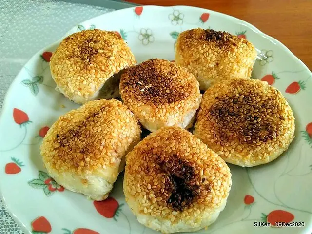 (北捷中正紀念堂站美食)「江蘇老宜記燒餅鋪」--- 隱身巷弄的平價美味蟹殼黃與蔥燒餅，香氣四溢回味無窮!