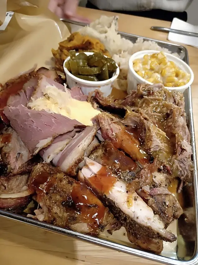 爸爸Kevin - 道地的美式BBQ烤肉、歡樂的用餐氣氛與環境 I 行天宮1 號出口 中山區美食