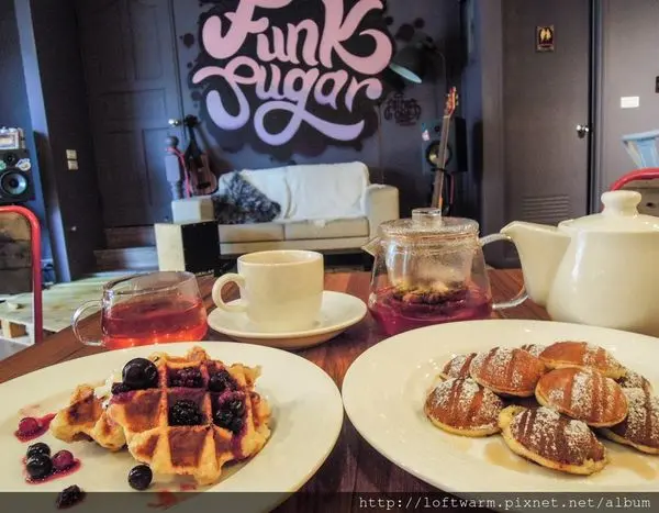 新竹竹東好吃鬆餅 放ㄎ糖 FUNK SUGAR 搖滾風貝斯手的夜市甜點下午茶 荷蘭小鬆餅 烈日鬆餅!!放顆糖(附菜單)~