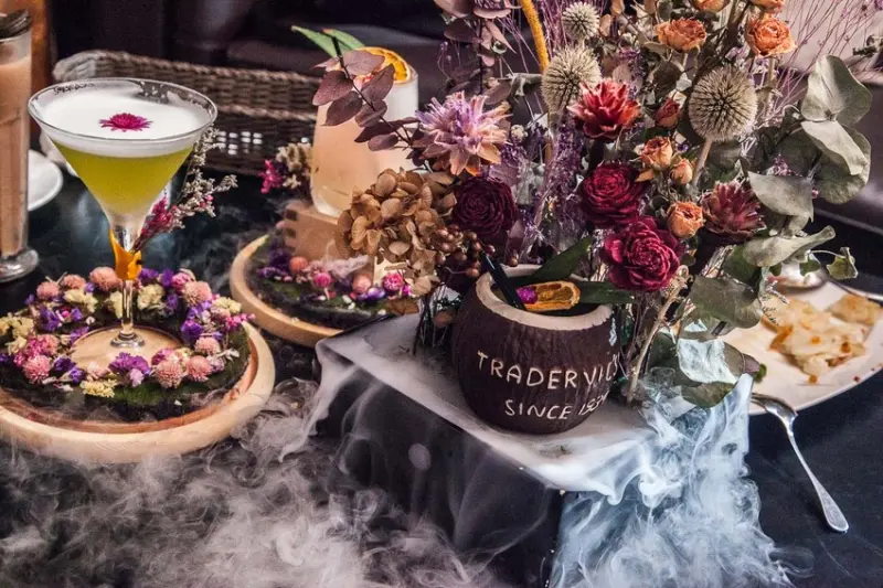 [台北大安]最浪漫的餐酒館！情侶約會首選！Chinese Whispers悄悄話餐酒館 - 大手牽小手。玩樂趣