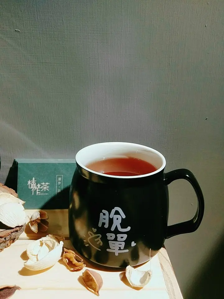 網路IG爆紅飲品，台中飲料再進化｜勤美商圈零咖啡因飲料，結合乾燥花世界