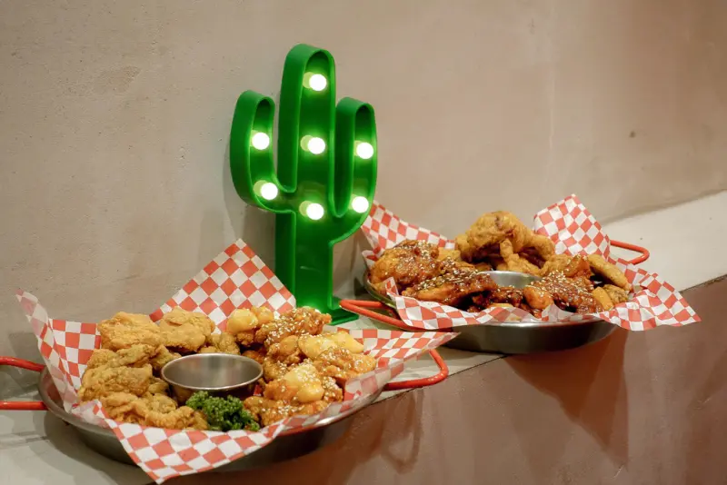 百力佳納韓式炸雞 Pelicana Chicken TaiwanX魔王 台北大安區 韓國炸雞創始店 捷運國父紀念館 內文有店家資訊與菜單