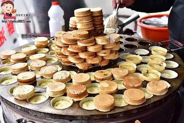 這實在太佛心了，居然有5元紅豆餅，而且還有七種口味任你挑，素食者可吃!