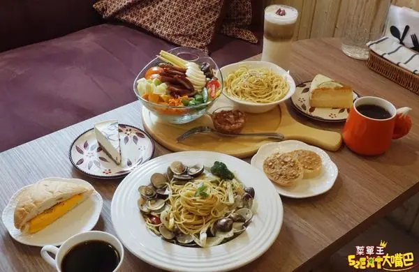 台中大里美食咖啡早午餐》35咖啡館(二訪)菜單價位大公開！這個份量太霸氣吃得飽又吃得巧！～大里益民路必吃美食小吃餐廳推薦。