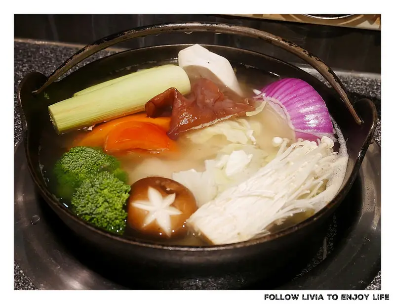 美食餐廳║ 台北大安區 捷運忠孝敦化站 忻殿堂鍋物專賣店 忠孝敦化火鍋 大盤肉/東區火鍋/避暑聖地/東區美食 ❤跟著Livia享受人生❤