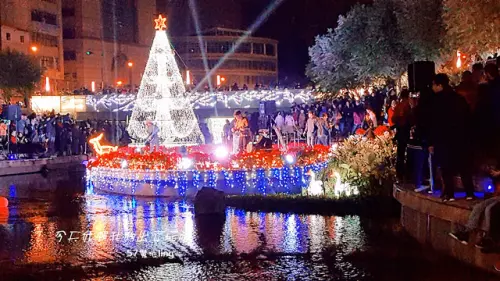 柳川藍帶水岸點燈了。水中耶誕樹。水中許願池。七彩愛心樹。耶誕節就來這兒吧。
