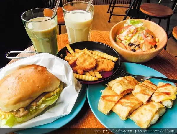 新竹好吃早午餐推薦 鐵男漢堡磐石2號店 Hamburgerboy 豬排漢堡 薯泥培根蛋餅 可搭配套餐 水田街是1號總店(附菜單)...