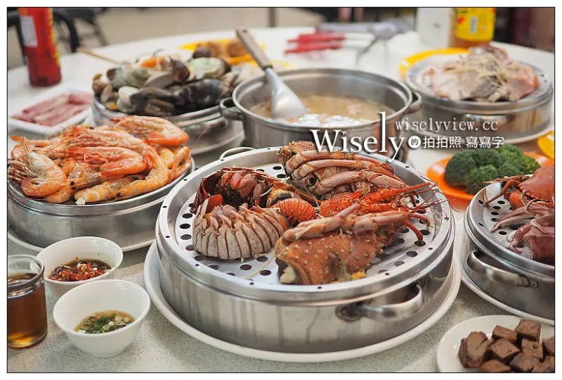 永和二月牌沙茶爐。捷運永安市場站美食：澎湃海鮮塔與櫻花蝦沙茶醬，食材新鮮美味可客製