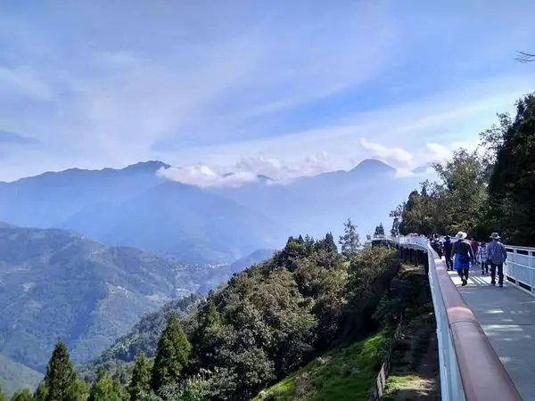 【南投 清境】清境景觀天空步道 │青青農場 合歡山 兩天一夜(1)