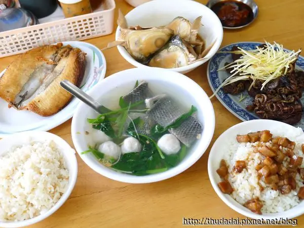 [早餐食記] 台南－阿興虱目魚~煎魚肚魚腸蒜頭飯