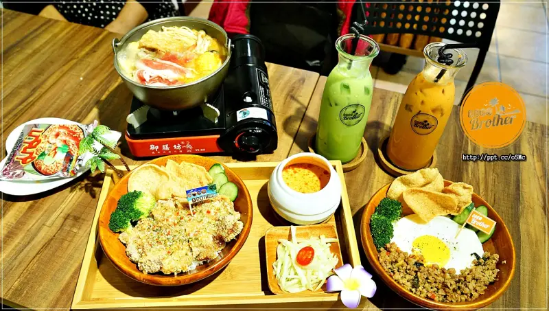 【台北美食】Coco Brother 椰，兄弟／中山捷運站～IG熱門打卡景點，身處在南洋風環境，價格實在，CP值高，必點泰式酸辣鍋／火辣辣打拋豬／椰兄弟特製椒麻雞／泰式水果椰皇燉奶