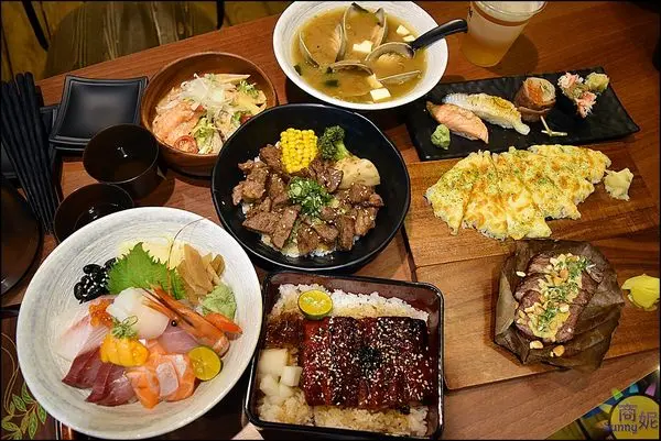 台中隱藏版貨櫃屋日本料理。桀壽司新光店。藏身新光三越與大遠百間。丼飯壽司比美食街好吃數倍@商妮吃喝遊樂              