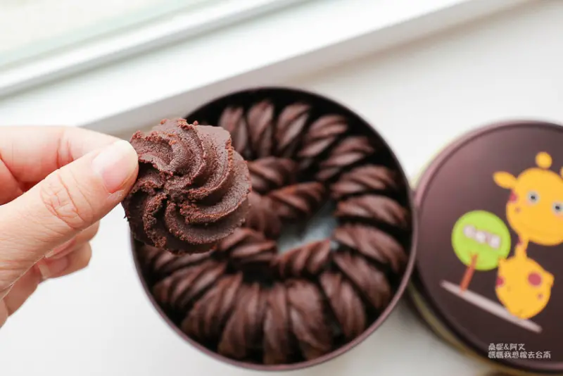 【台中美食】台中高人氣奇曲餅乾！香酥鬆化不油膩，人潮滿滿的短腿阿鹿