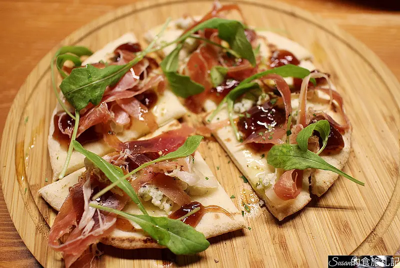台中美食|Le souffle 氣息小餐館創意餐點風味特殊，以餐搭酒、以酒搭餐紅酒白酒都有一定的水準，餐點可以客製化，聚會聚餐的好選擇