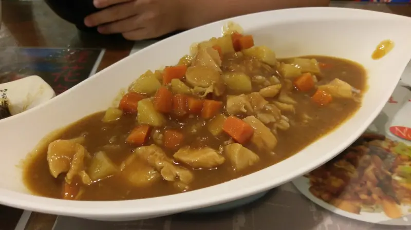 「新北板橋吃喝」咖喱飯大碗,餛飩大顆＠食醬溫州大餛飩