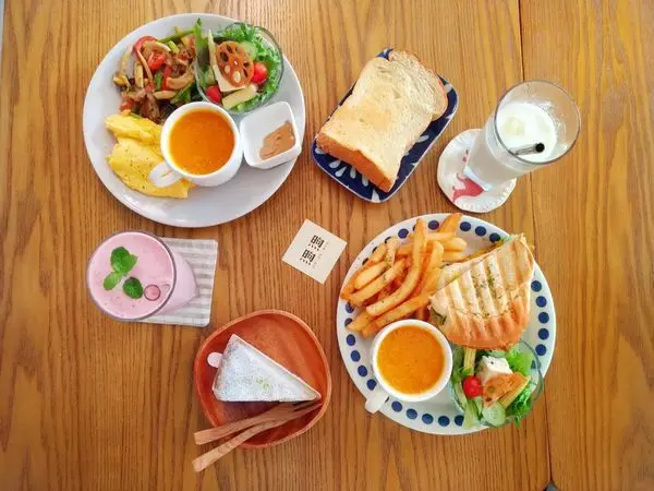 【桃園｜桃園美食】煦煦｜伴著和煦陽光來場味覺視覺雙重饗宴，還有超美超文青的乾燥花圖鑑牆 / 桃園早午餐推薦 / 桃園寵物友善餐廳