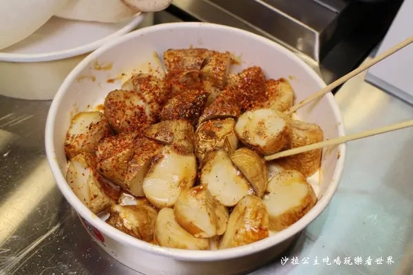 饒河夜市美食/小吃『火焰かえん杏鮑菇』烤杏鮑菇/捷運松山站美食