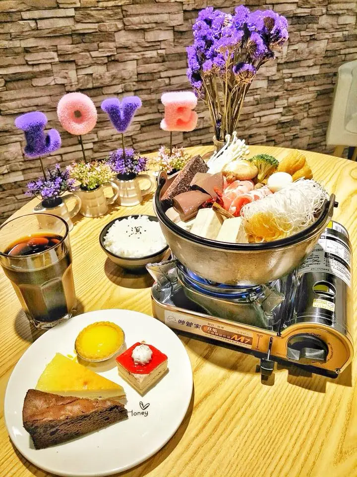 IG瘋打卡｜台中新餐廳 卡諾亞 綠地 浴缸 乾燥花，一中商圈的網美地標